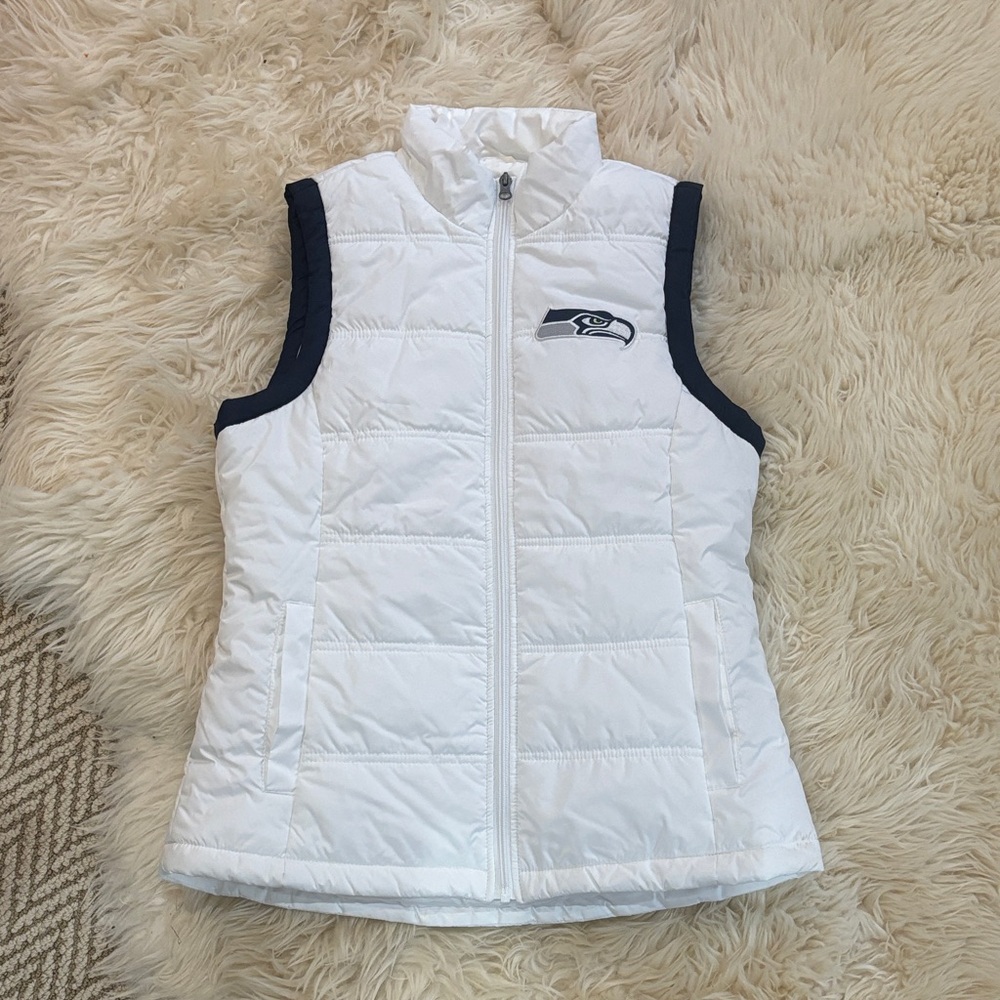 NFL Seahawks Women's White Team Apparel Puffer Vest Size Small NWOT